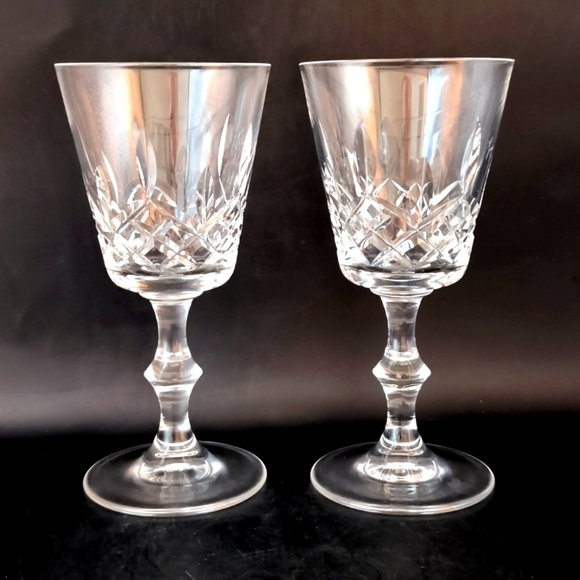 Two (2) Signed Kilkenny 1991 Hand Cut  6" Crystal Wine Glasses - Irish Ireland - Picture 8 of 9